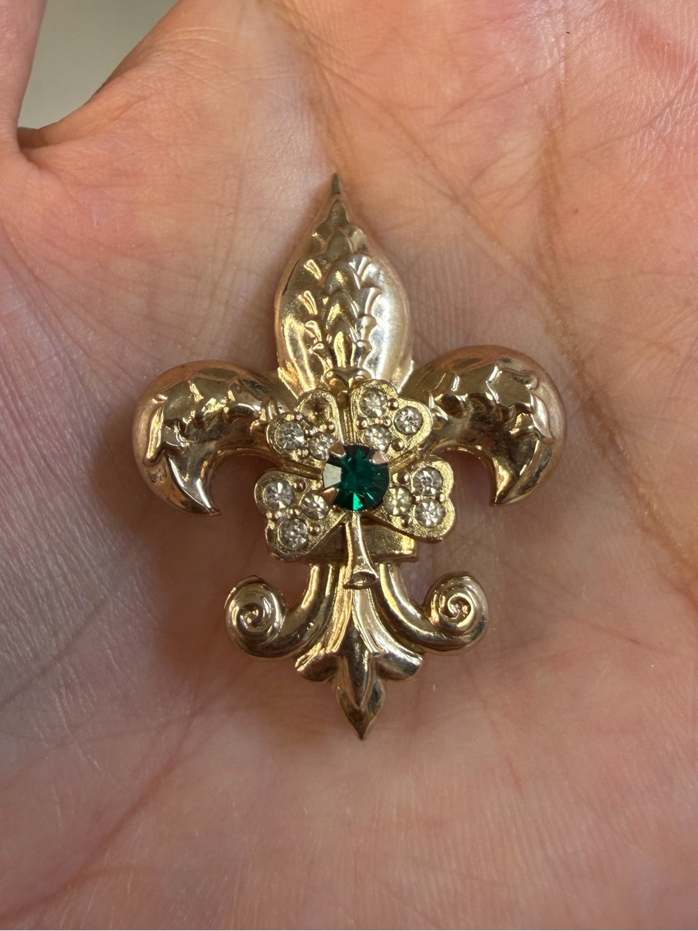 VINTAGE FLEUR DE LIS EMERALD Rhinestone CHATELAINE WATCH PIN Costume Clover 90s